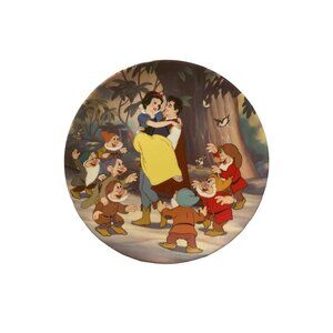 Disneys Snow White & The Seven Dwarfs Happy Ending Limited Edition Decorative Pl